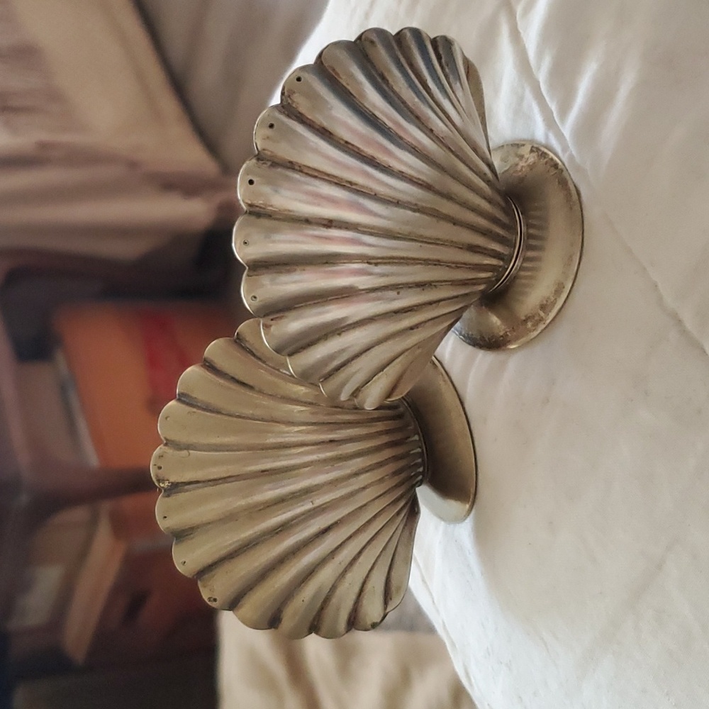 Napier Vintage Scalloped Edge Shell Salt & Pepper